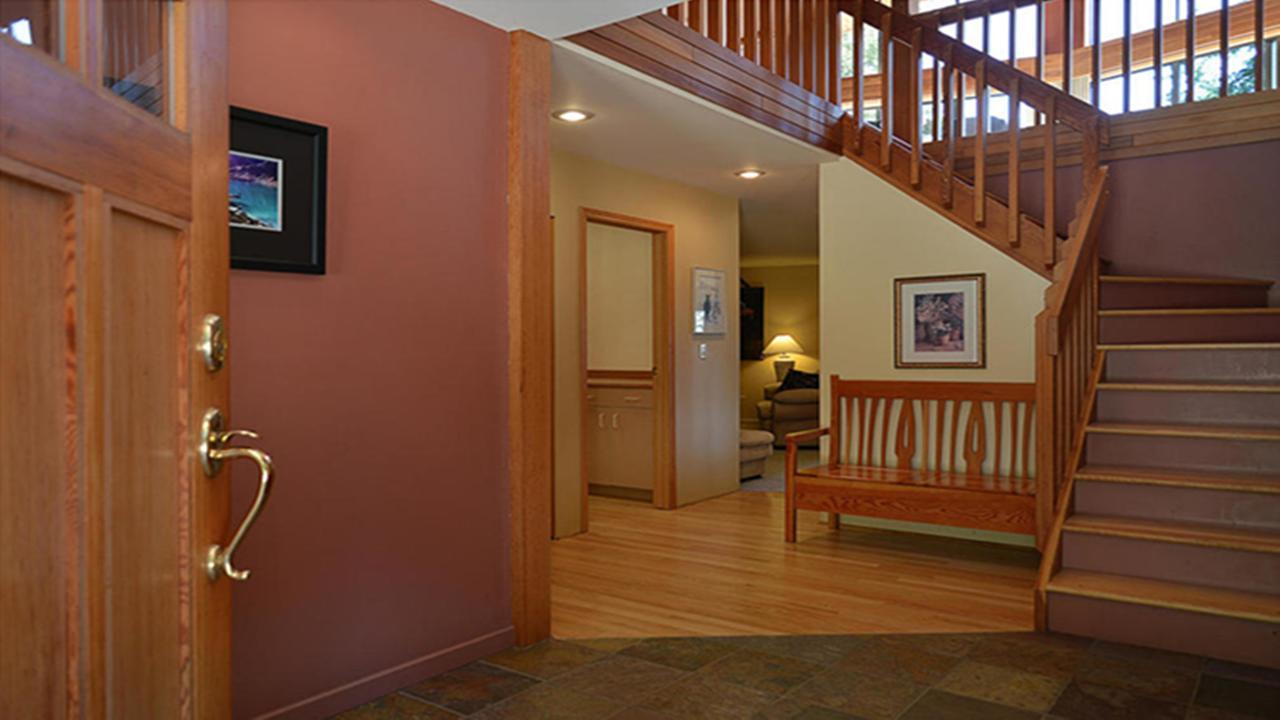 Sunshine Coast Treetop B&B Sechelt Eksteriør bilde