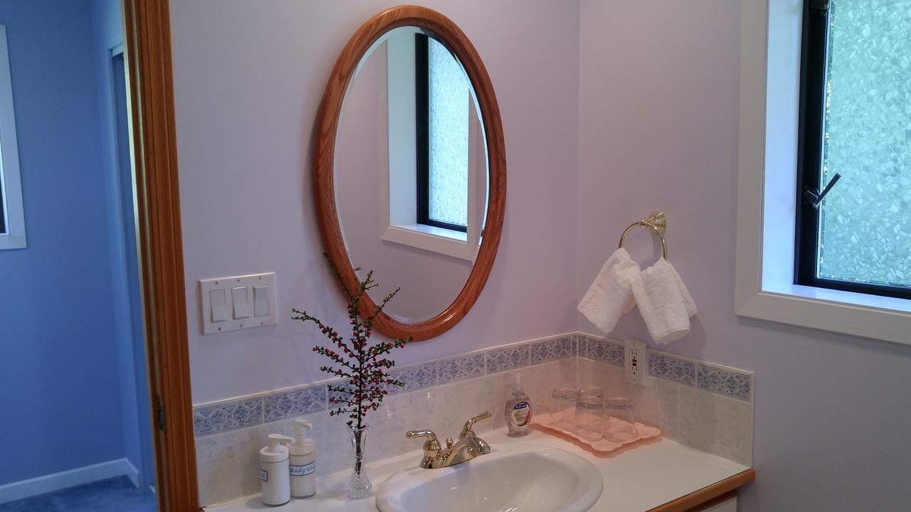 Sunshine Coast Treetop B&B Sechelt Eksteriør bilde