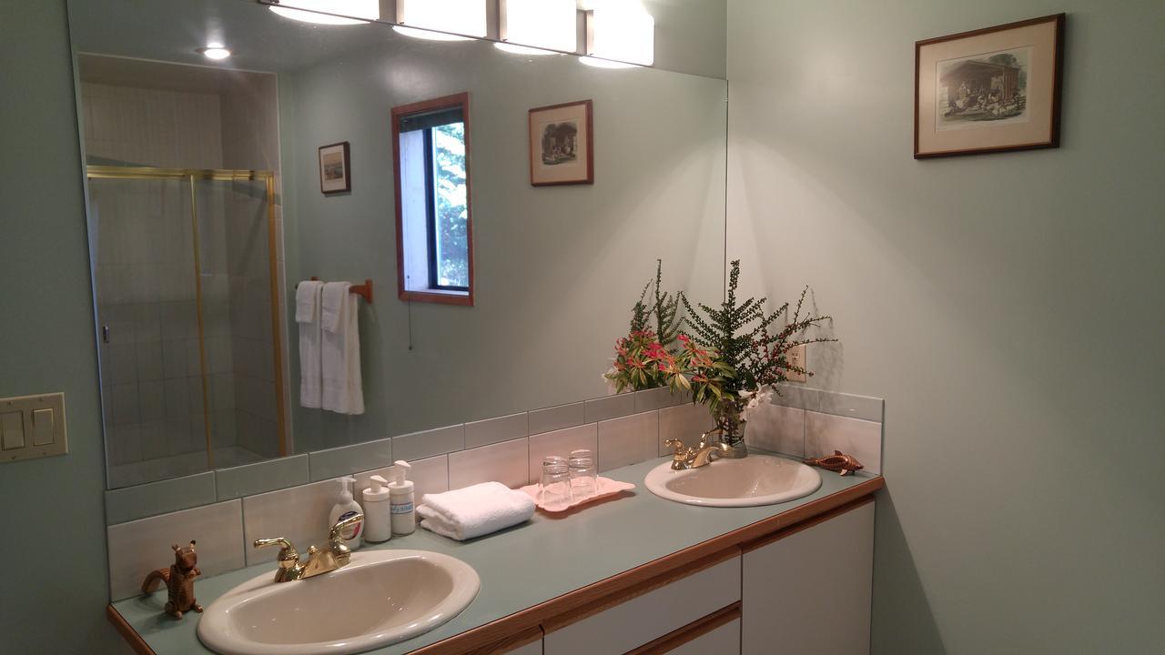 Sunshine Coast Treetop B&B Sechelt Eksteriør bilde